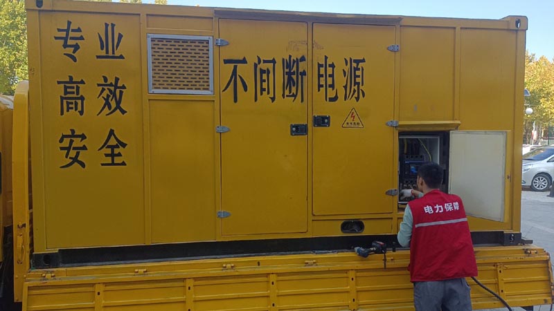 怒江柴油发电机组和UPS电源配合使用时，如何避免切换过程中的电力中断？